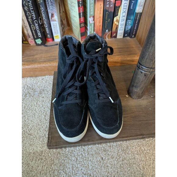 Sorel Women's Size 8 Out and About Hidden Wedge Ankle Booties Boots Black - Picture 1 of 6